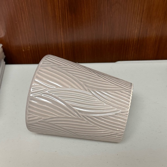 Indoor ceramic leaves engraved Planter pot - Picture 12 of 12